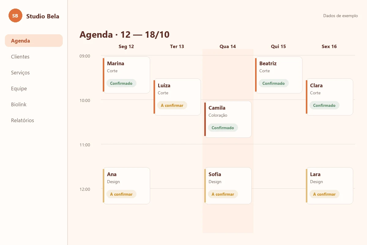 Ecrã real da agenda semanal da Áurea, com profissionais e marcações de demonstração